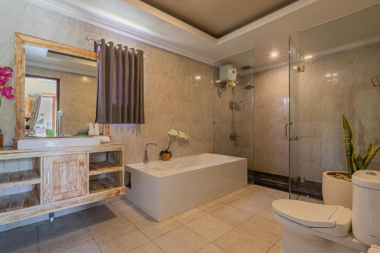Favorit Exclusive Villa & Bungalow Batununggul Extérieur photo